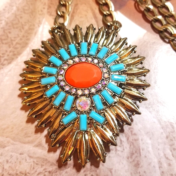 Premier Designs Jewelry - REVERSIBLE New Premier Designs TWO Statement Necklaces in ONE!